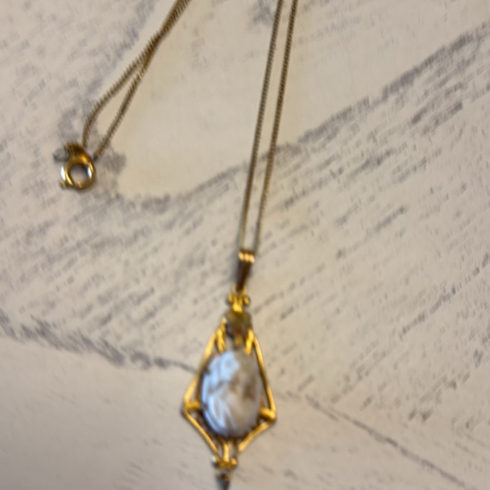Victorian Cameo GF and Cream Pendant Necklace